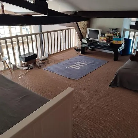 Holiday home Charmante Avec Piscine Proche De St-emilion *