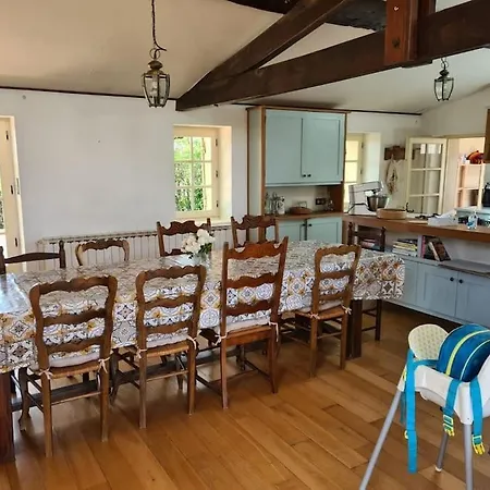 Holiday home Charmante Avec Piscine Proche De St-emilion *